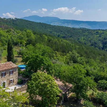 Skabici Cr Nyaraló *