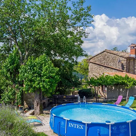 Skabici Cr Nyaraló *